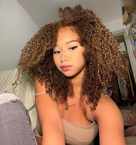 Chevelly ポルノスター xxx ギャラリー