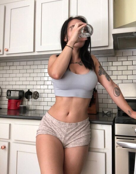 ブロンドビキニOnlyFans 無料エロ 写真