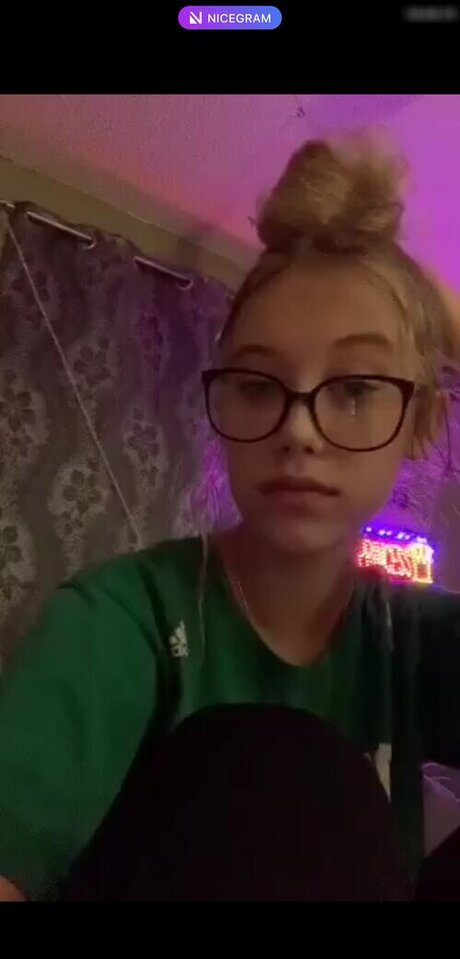 Wer ist sie_ 最高のスター 写真