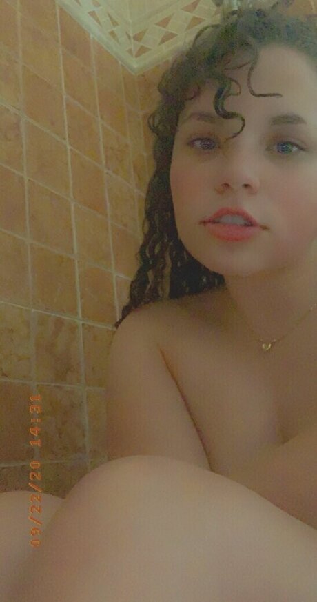 肉厚マンコオンリーファンズ アダルト 写真