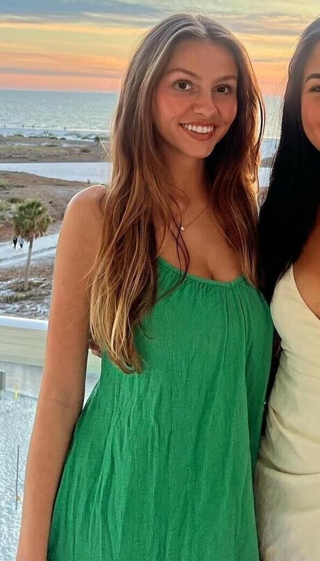 トゥインクスオンリーファンズ 無料セクシー ギャラリー