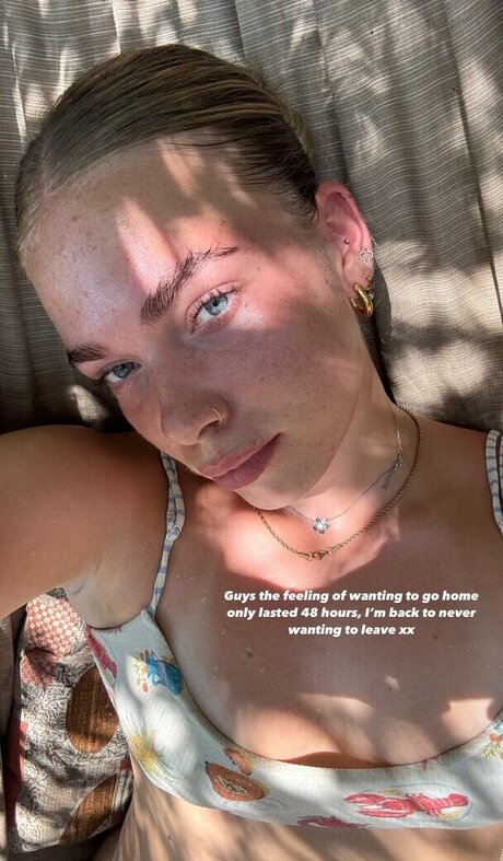 Izzy Swin 高品質のスター ギャラリー