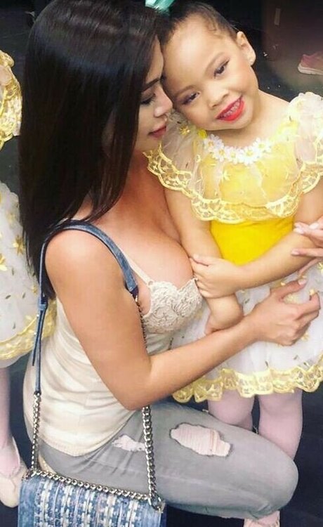 アマチュアセックスオンリーファンズ ポルノ 写真