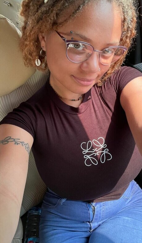 騎乗位熟女OnlyFans ホット裸 画像