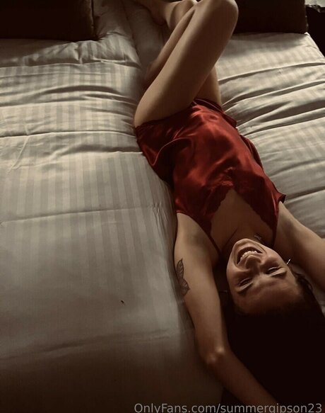 summergipson23 セックスモデル 写真