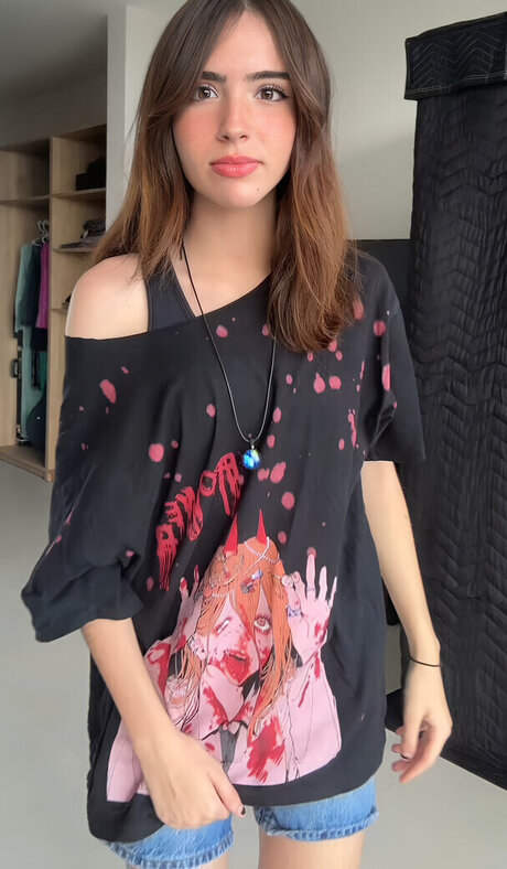 Gabriela Bee ホットスター 写真