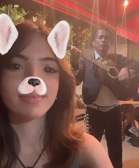 Gabriela Bee ホット女優 写真