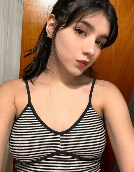 ラバーオンリーファン 無料ヌード 画像