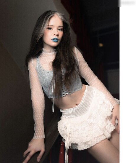 nadinebreaty セックスモデル 画像