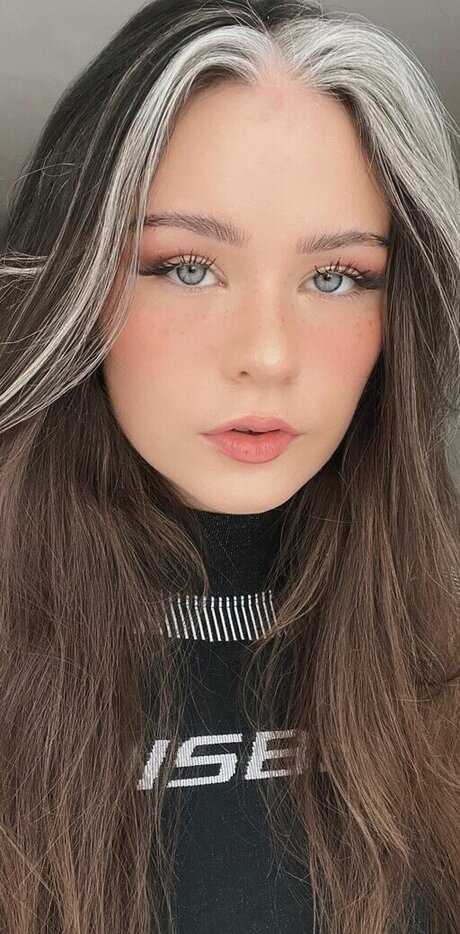 nadinebreaty トップスター 画像