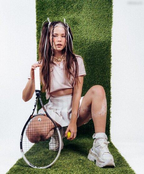 nadinebreaty セクシー女優 写真