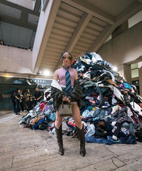 巨乳ティーンオンリーファンズ ポルノ 写真