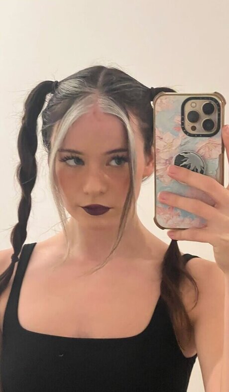 nadinebreaty ポルノスター 裸 写真