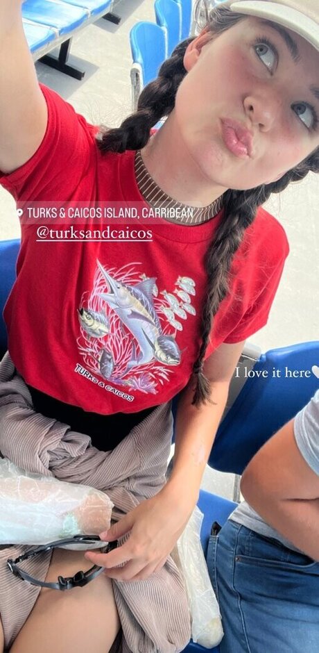 nadinebreaty かわいいモデル 写真