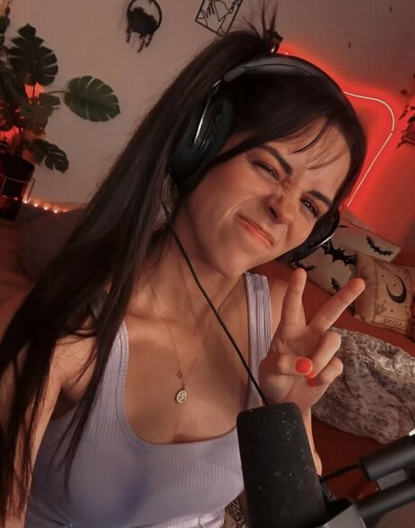 imamethystt ポルノスター 可愛い 写真