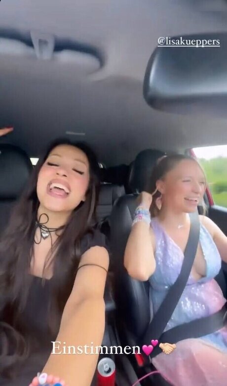 巨乳 パイズリ OnlyFans 裸 写真