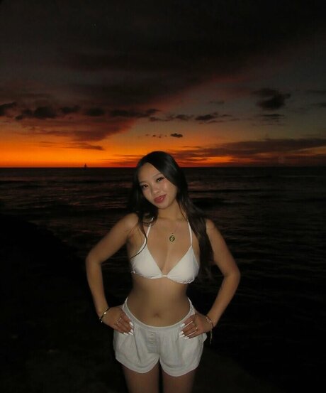 アジアン・エボニー・オンリーファンズ セクシーxxx ギャラリー