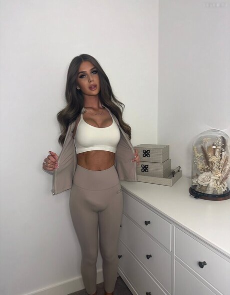 Stella Francis 完璧なスター 写真