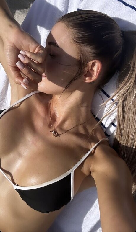 大きなお尻と巨乳のオンリーファンズ セックス ギャラリー