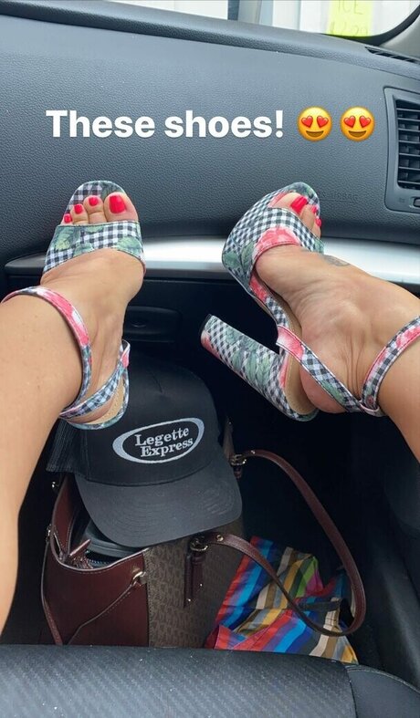 Emelh827 ホットモデル 画像