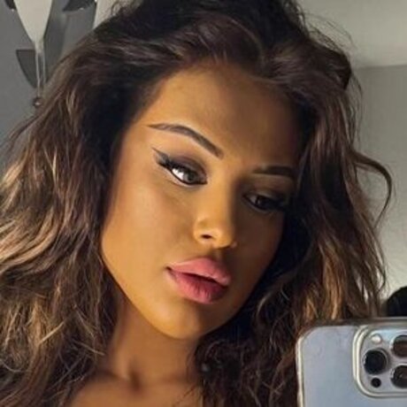 Nilufarsra HDスター 写真