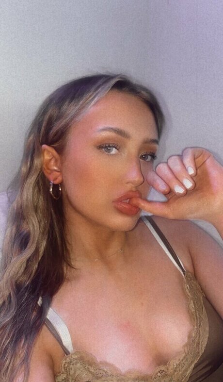 Kiera Bridget ポルノスター 高品質 写真