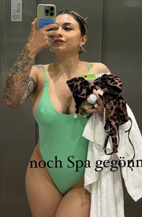 熟女の足オンリーファンズ xxx 写真