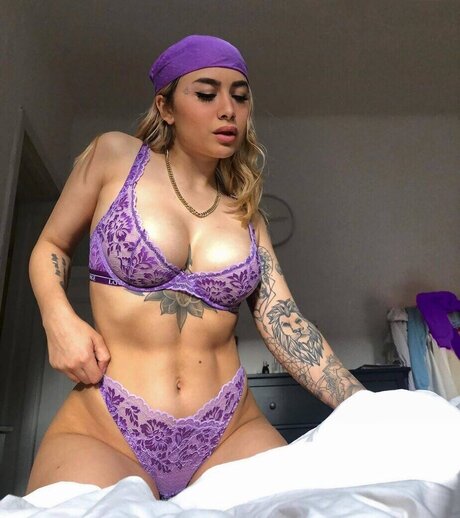 ヴィゴ・オンリーファンズ ホットヌード 写真