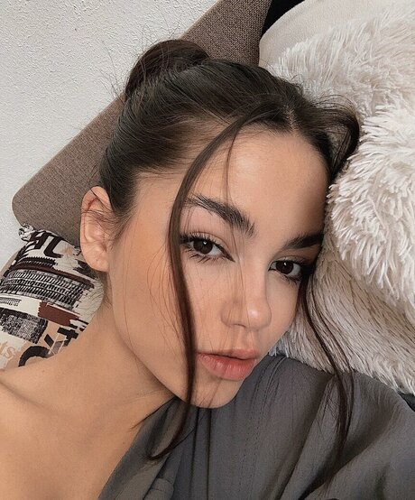 Sofia Chernasova ポルノモデル 写真