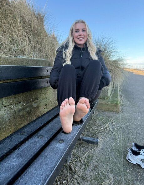 Emily Walters ホットスター 画像