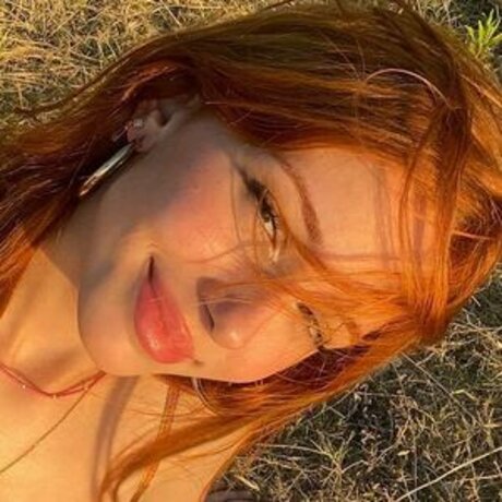 自然な赤毛のオンリーファンズ アート裸 写真