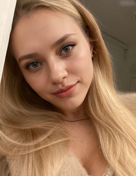 ItsYourGirlCleo 美しいポルノスター ギャラリー