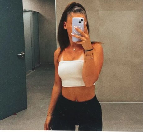 Alysa Ruppert 美しいスター 写真