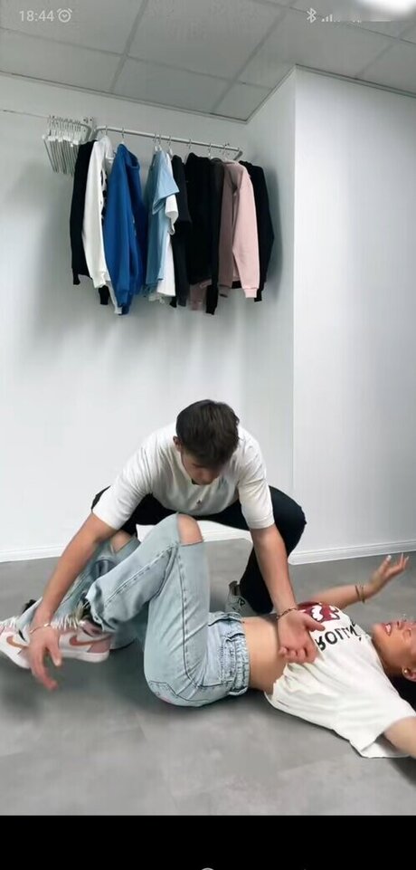 アマチュアヌードオンリーファンズ セクシー裸 写真