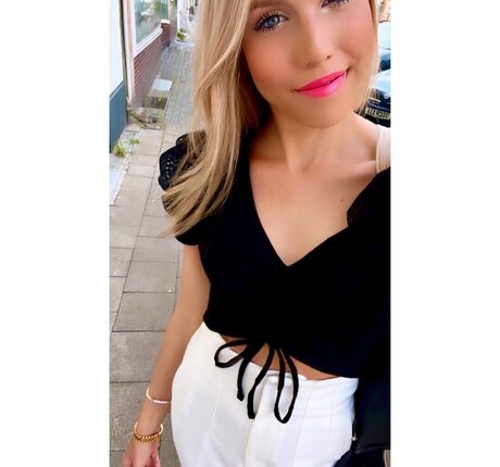 Lea sunshineee ms_ エロティックなスター 写真