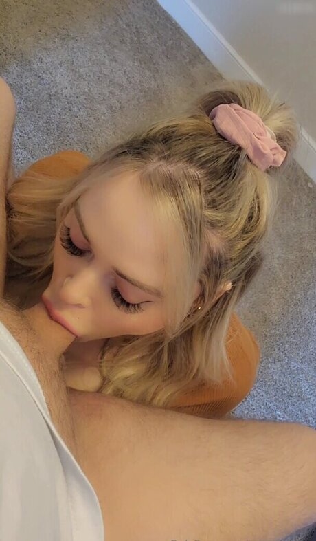 19歳のOnlyFans トップ 写真