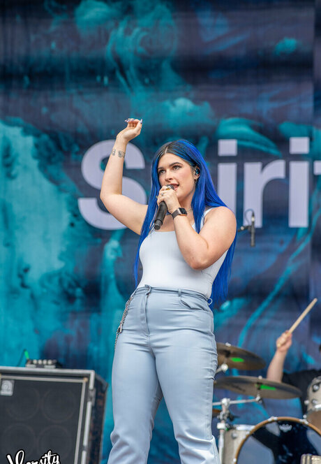 18歳以下の無料OnlyFans セクシー 画像