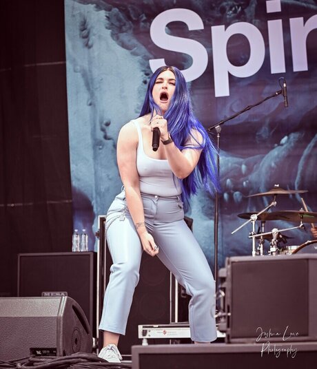 50歳以上のオンリーファンズ エロ 画像