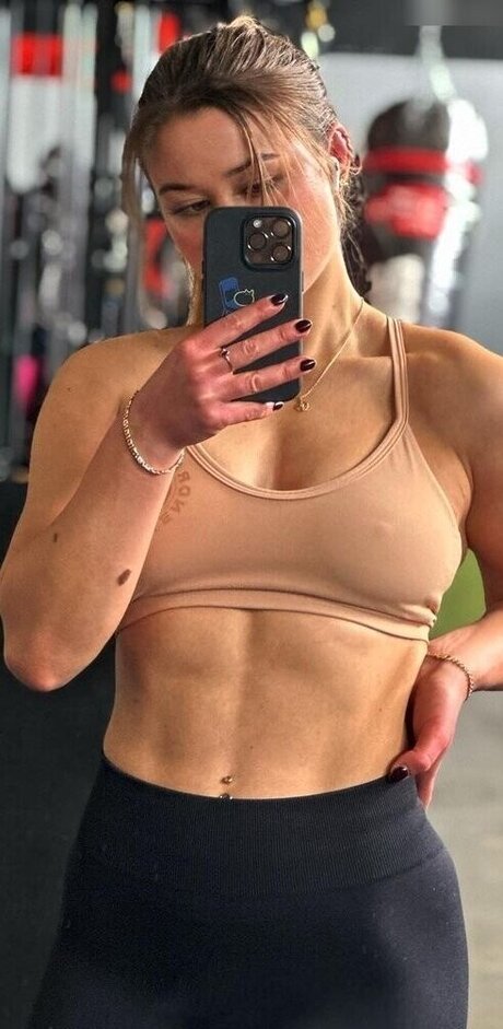 lifting toni セックスモデル 画像