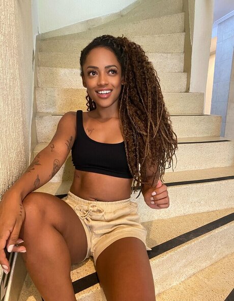 vitoria alves 女優 写真