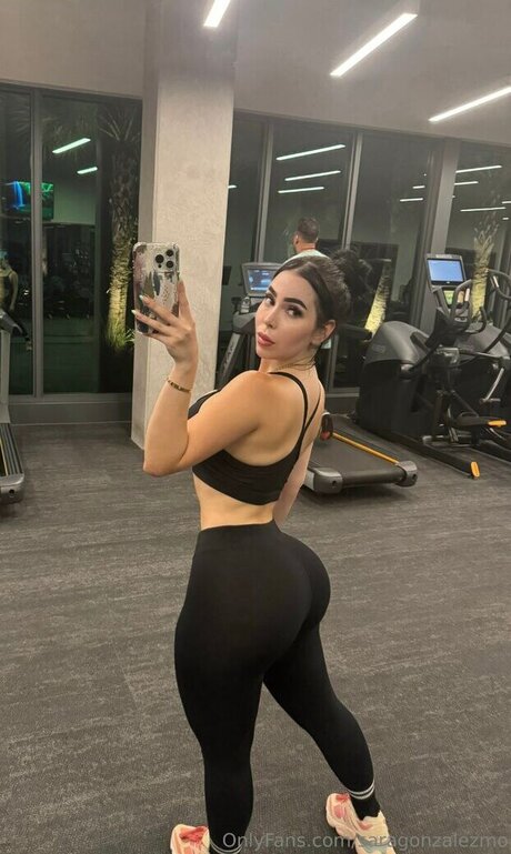 Sara Gonzales ポルノスター セックス 写真