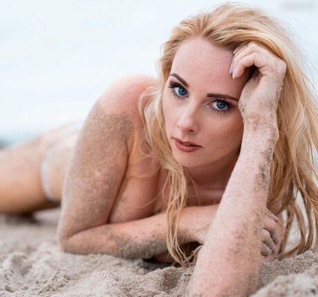 Jacqueline Sparrow 裸の女優 ギャラリー