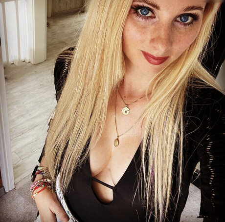 Jacqueline Sparrow スター ヌード 写真