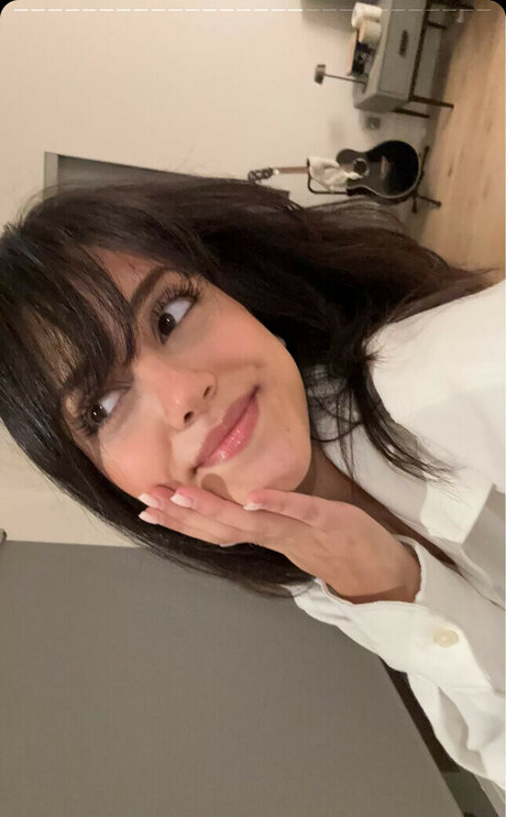 アナル舐めオンリーファンズ ホットヌード 画像