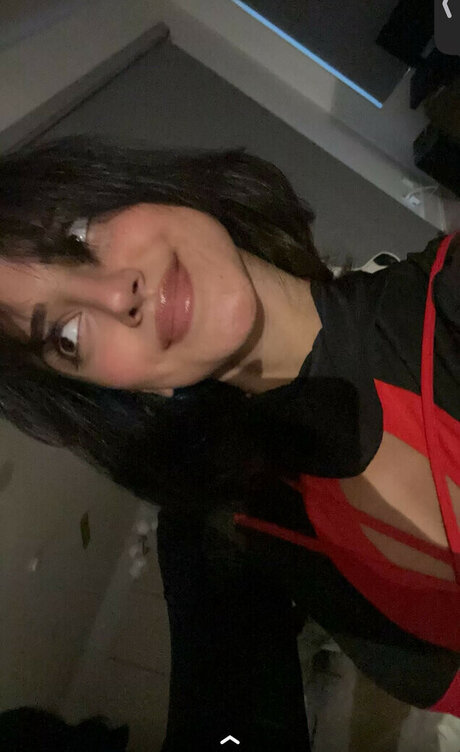 自然な赤毛のオンリーファンズ セクシーヌード 写真