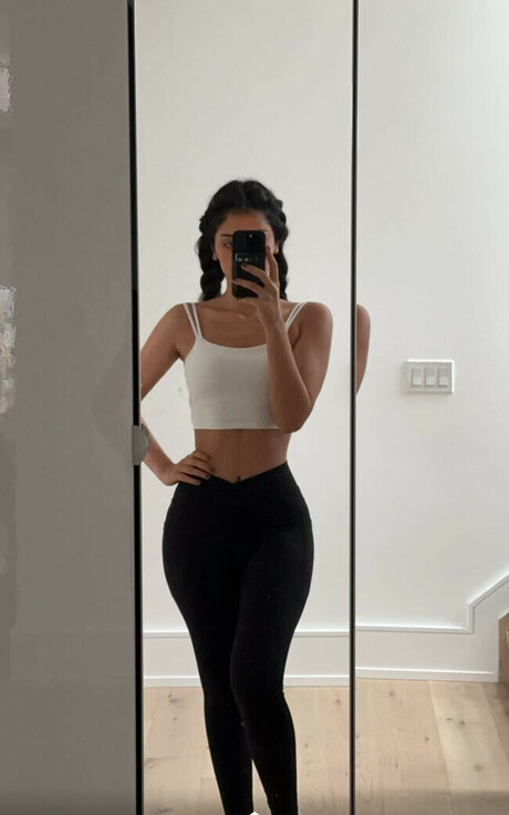 ゲイランジェリーOnlyFans セクシーヌード 画像