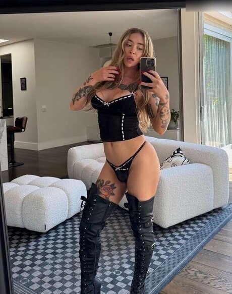 TS Angel yesangelgirl_ ポルノスター 写真