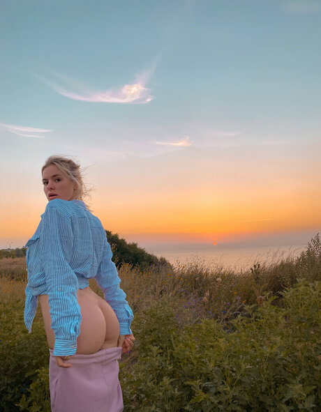 痩せたアジア人ティーン OnlyFans HD 画像