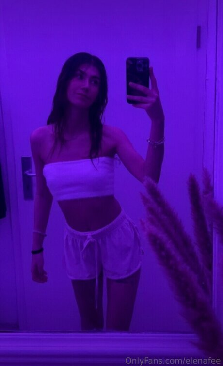 Elenafee ポルノモデル 画像