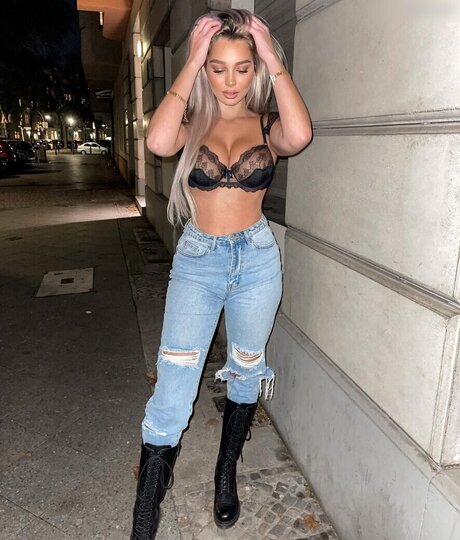 大学生のオンリーファンズ 限定 写真